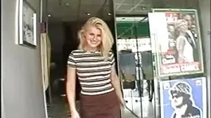 Grande faciale pour la déesse video porno viol francais du sexe Adriana Chechick