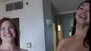 Alexis scenario porno francais Fawx aime les pieds dans sa chatte parce que oui.