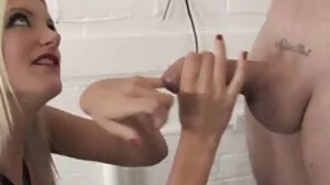 BRAZZERS Bored MILF pilonné en faisant la lessive porno drom tv