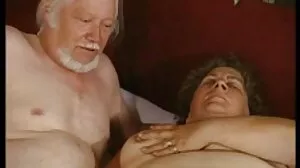 Ça chauffe dans le camion xxx porno américaine de pompier
