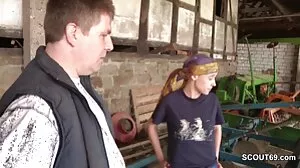 Faith nage dans la nuit et un gros poisson s'enfonce dans sa chatte videos de sexe francais