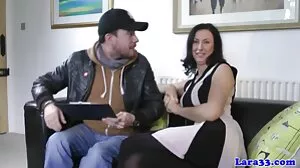 Lia Lor pov francais porno est la meilleure salope du quartier